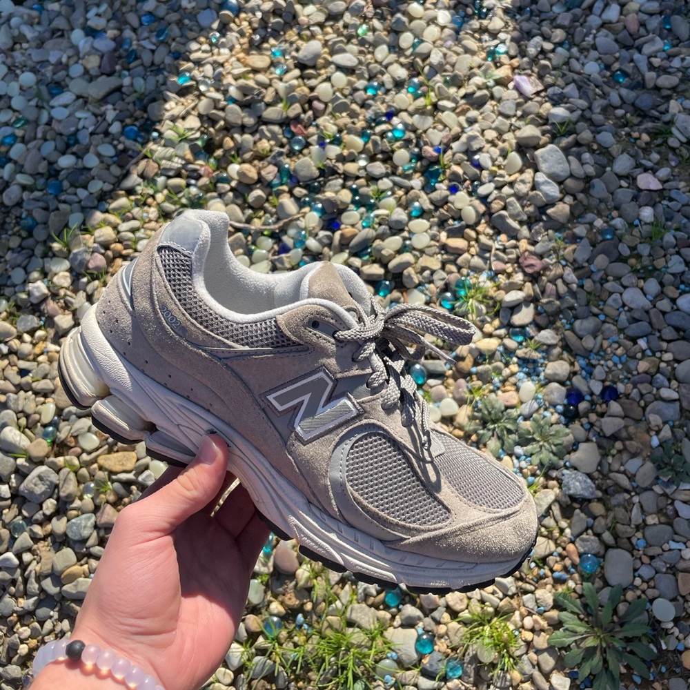 New balance 2002r